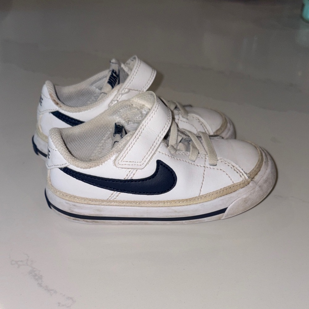 Toddler Nike Court Legacy sneakers size 8C